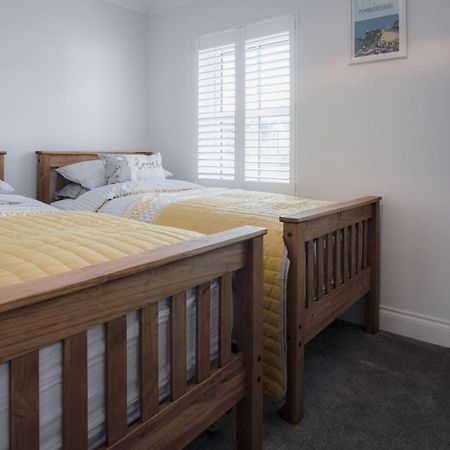 Ty Melyn - 2 Bedroom Cottage - Тенби Экстерьер фото