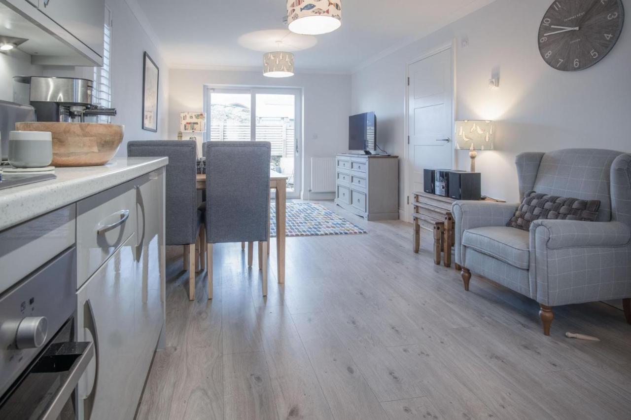 Ty Melyn - 2 Bedroom Cottage - Тенби Экстерьер фото