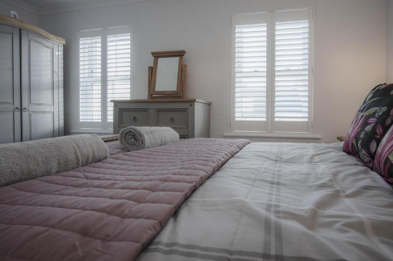 Ty Melyn - 2 Bedroom Cottage - Тенби Экстерьер фото